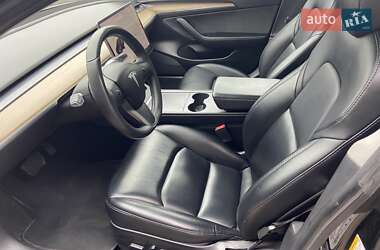 Седан Tesla Model 3 2021 в 
