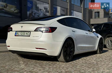Седан Tesla Model 3 2021 в 