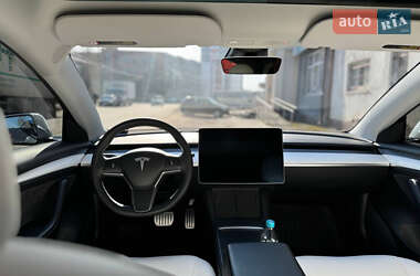 Седан Tesla Model 3 2021 в 