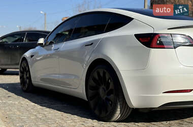 Седан Tesla Model 3 2021 в 