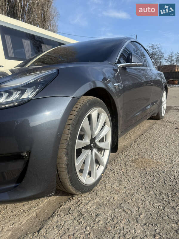 Седан Tesla Model 3 2020 в Днепре