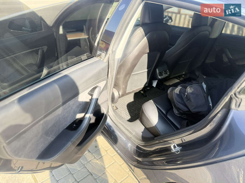 Седан Tesla Model 3 2020 в Днепре