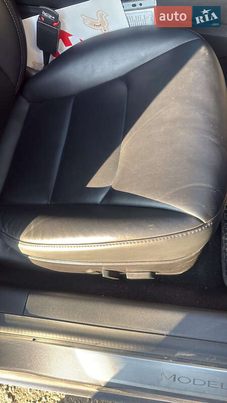 Седан Tesla Model 3 2020 в Днепре