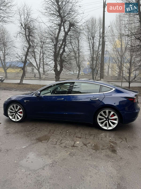 Седан Tesla Model 3 2018 в Хмельницком