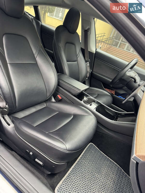 Седан Tesla Model 3 2018 в Хмельницком