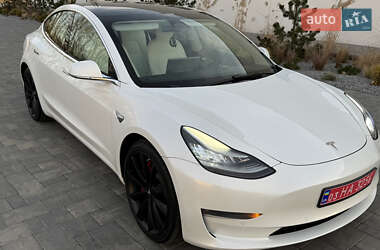 Седан Tesla Model 3 2019 в 