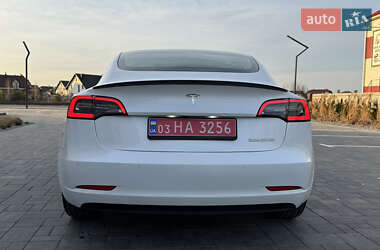 Седан Tesla Model 3 2019 в 