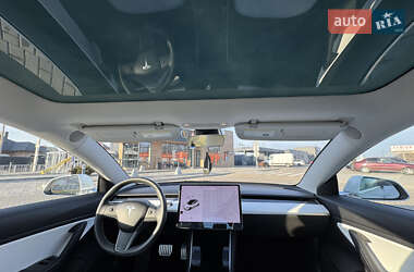 Седан Tesla Model 3 2019 в 