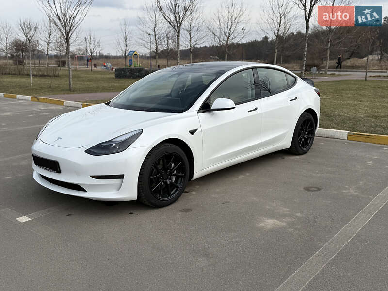 Tesla Model 3 2023