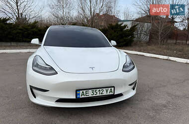 Седан Tesla Model 3 2019 в 