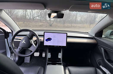 Седан Tesla Model 3 2019 в 