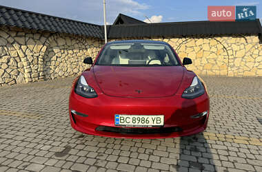 Седан Tesla Model 3 2021 в Львове