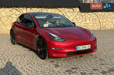 Седан Tesla Model 3 2021 в Львове