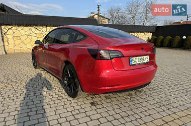 Седан Tesla Model 3 2021 в Львове