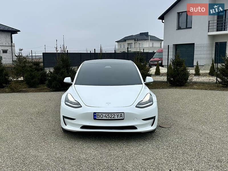 Седан Tesla Model 3 2020 в Тернополе