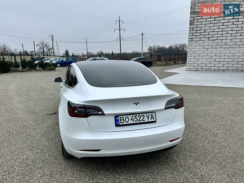 Седан Tesla Model 3 2020 в Тернополе