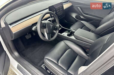 Седан Tesla Model 3 2020 в 
