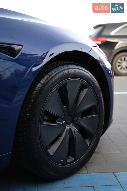 Седан Tesla Model 3 2024 в Луцке