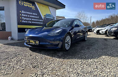 Седан Tesla Model 3 2022 в Івано-Франківську