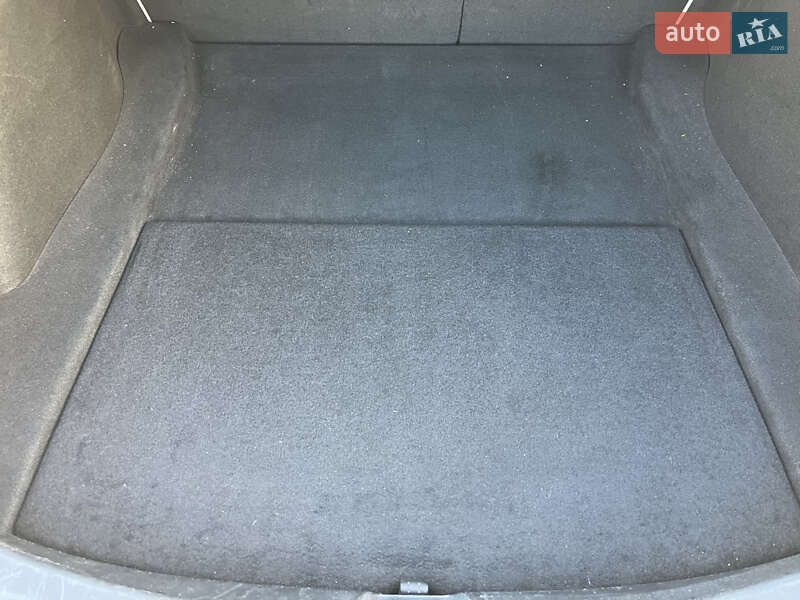 Седан Tesla Model 3 2018 в Львове