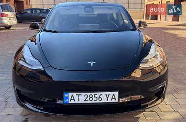 Седан Tesla Model 3 2019 в Чернівцях