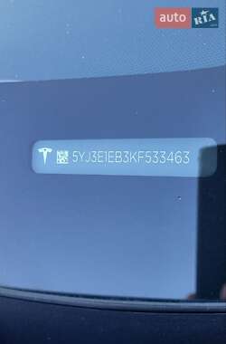 Седан Tesla Model 3 2019 в 