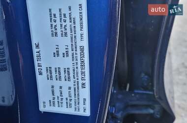 Седан Tesla Model 3 2019 в 
