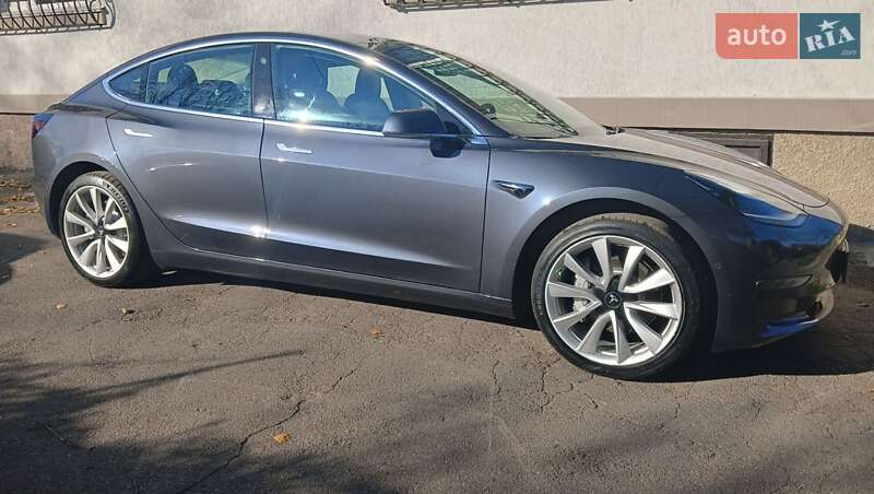 Седан Tesla Model 3 2019 в Києві