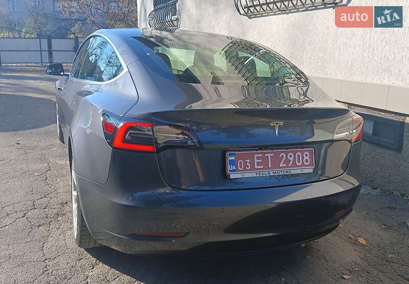 Седан Tesla Model 3 2019 в Києві