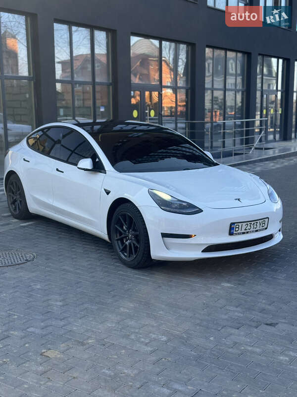 Седан Tesla Model 3 2021 в Полтаві