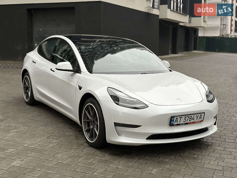 Tesla Model 3 2021