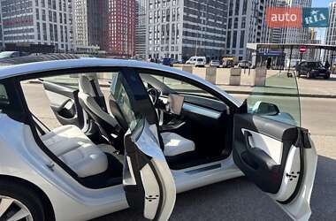 Седан Tesla Model 3 2020 в Киеве