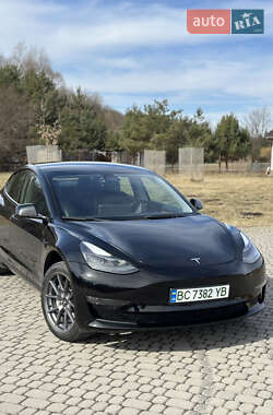 Седан Tesla Model 3 2021 в Львові