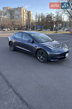 Седан Tesla Model 3 2023 в 