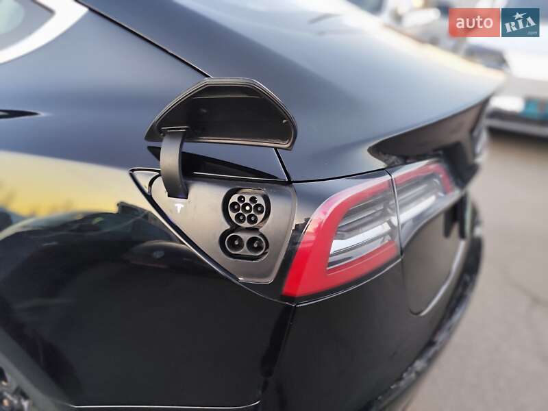 Седан Tesla Model 3 2019 в Києві