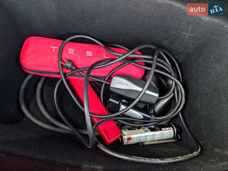 Седан Tesla Model 3 2019 в Києві