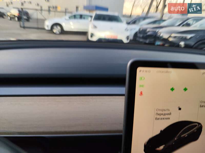 Седан Tesla Model 3 2019 в Києві