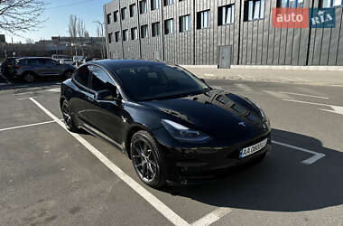 Седан Tesla Model 3 2021 в Києві