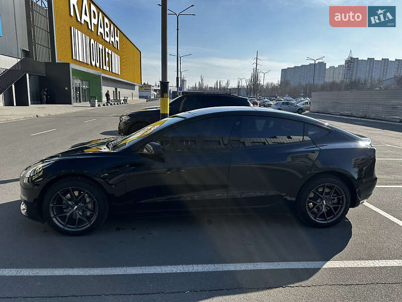 Седан Tesla Model 3 2021 в Києві