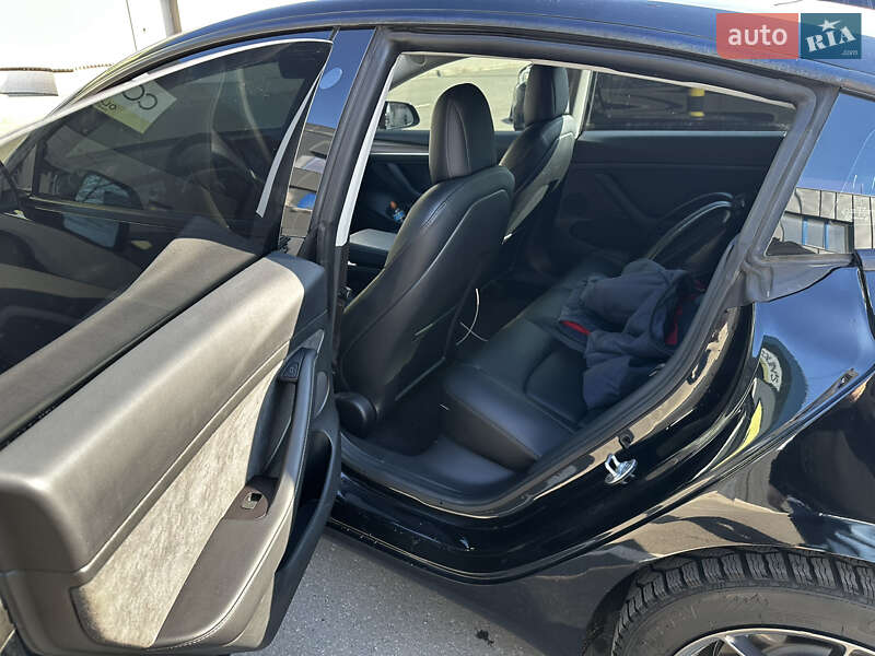 Седан Tesla Model 3 2021 в Києві