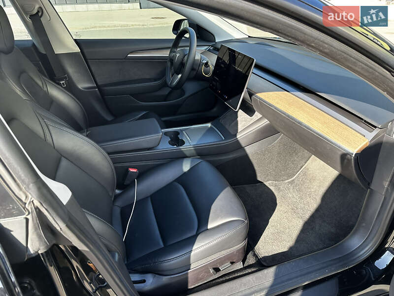 Седан Tesla Model 3 2021 в Києві