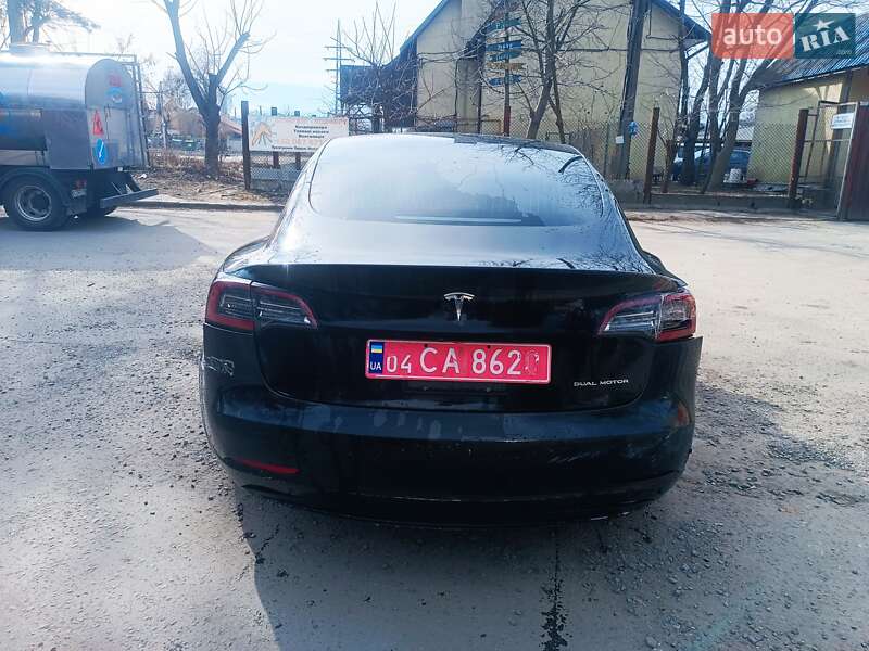 Седан Tesla Model 3 2019 в Львове