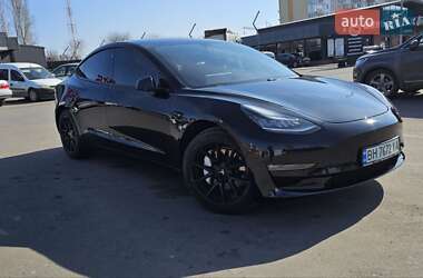 Седан Tesla Model 3 2020 в 