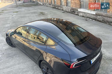 Седан Tesla Model 3 2024 в 