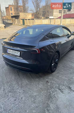 Седан Tesla Model 3 2024 в 