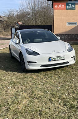 Седан Tesla Model 3 2019 в 