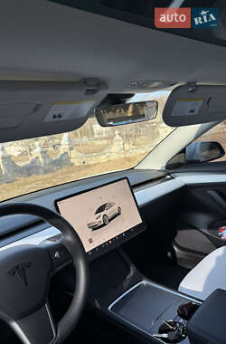 Седан Tesla Model 3 2022 в 