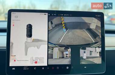 Седан Tesla Model 3 2022 в 