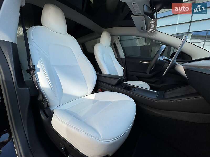 Седан Tesla Model 3 2022 в Луцке