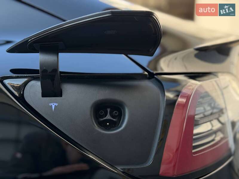 Седан Tesla Model 3 2022 в Луцке